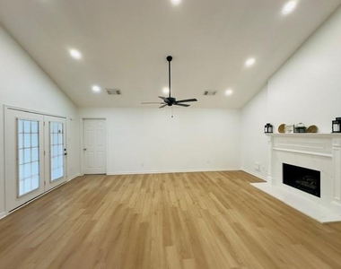 18322 Autumn Trails Lane - Photo Thumbnail 16