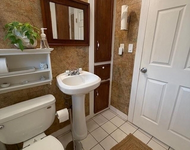 520 W 14th Street - Photo Thumbnail 6