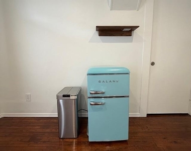 520 W 14th Street - Photo Thumbnail 12