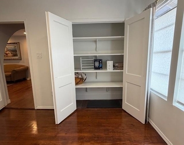 520 W 14th Street - Photo Thumbnail 9