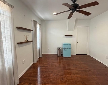 520 W 14th Street - Photo Thumbnail 14