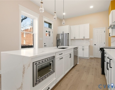 316 W Clay St - Photo Thumbnail 24
