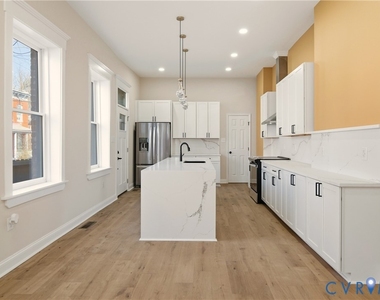 316 W Clay St - Photo Thumbnail 21