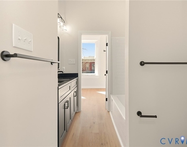316 W Clay St - Photo Thumbnail 34