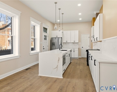 316 W Clay St - Photo Thumbnail 22