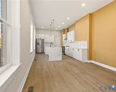 316 W Clay St - Photo Thumbnail 19