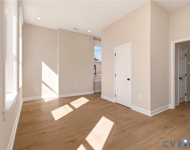 316 W Clay St - Photo Thumbnail 38