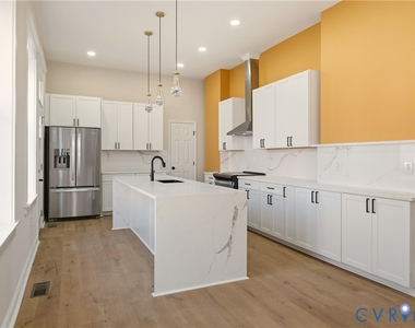 316 W Clay St - Photo Thumbnail 23