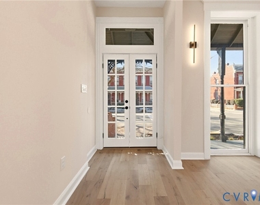 316 W Clay St - Photo Thumbnail 10