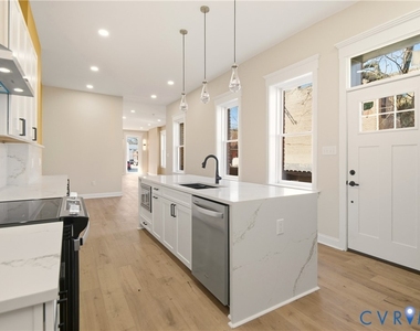 316 W Clay St - Photo Thumbnail 26