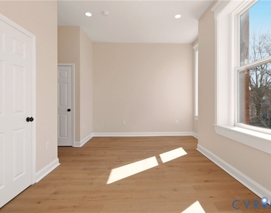 316 W Clay St - Photo Thumbnail 40