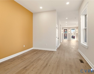 316 W Clay St - Photo Thumbnail 20