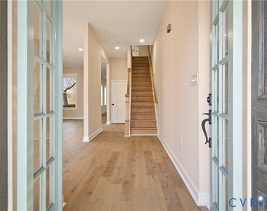 316 W Clay St - Photo Thumbnail 4