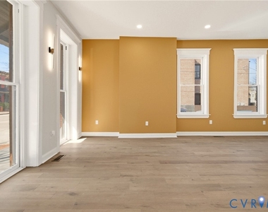316 W Clay St - Photo Thumbnail 6