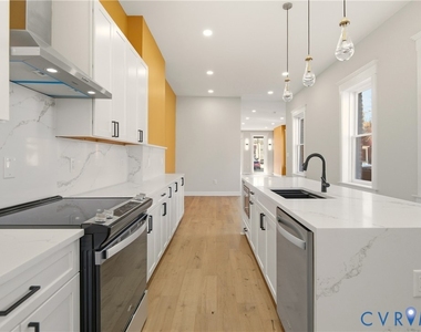 316 W Clay St - Photo Thumbnail 25