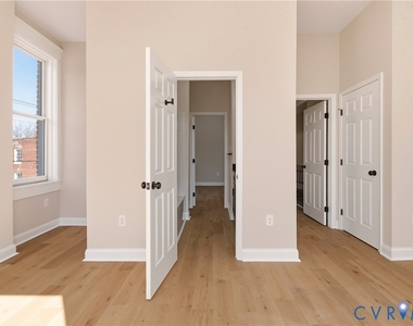 316 W Clay St - Photo Thumbnail 39
