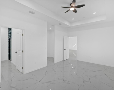 5231 6th Street W - Photo Thumbnail 20