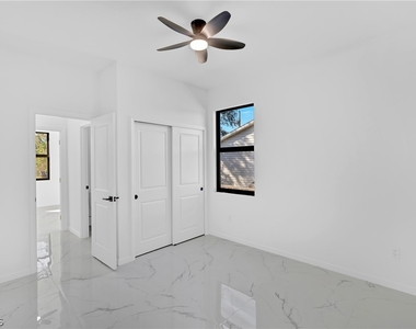 5231 6th Street W - Photo Thumbnail 14