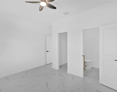 5231 6th Street W - Photo Thumbnail 12