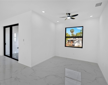 5231 6th Street W - Photo Thumbnail 7