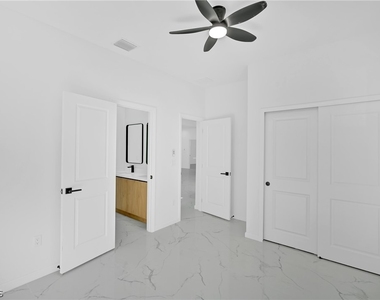 5231 6th Street W - Photo Thumbnail 17