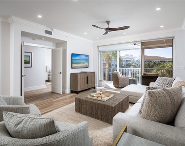 7638 Pebble Creek Circle - Photo Thumbnail 4