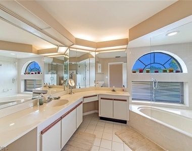 643 Beachwalk Circle - Photo Thumbnail 13