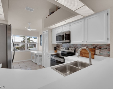 3921 Leeward Passage Court - Photo Thumbnail 6