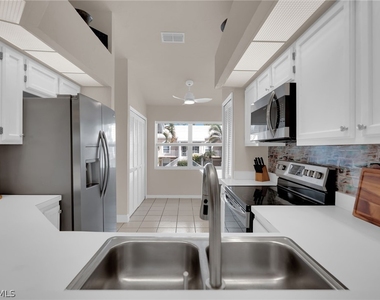 3921 Leeward Passage Court - Photo Thumbnail 7
