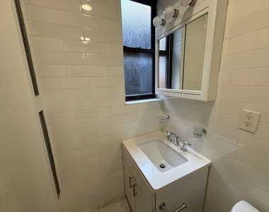 140 East 46th Street - Photo Thumbnail 8