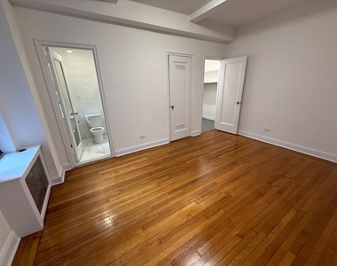 140 East 46th Street - Photo Thumbnail 3