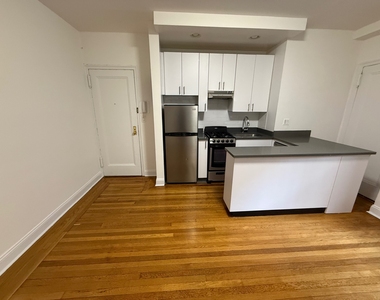 140 East 46th Street - Photo Thumbnail 1