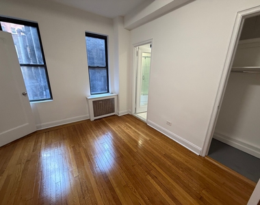140 East 46th Street - Photo Thumbnail 5