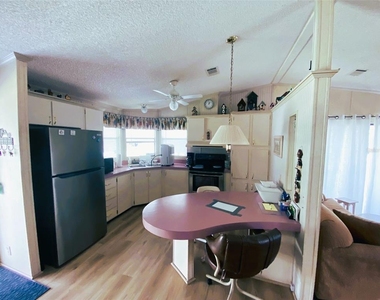 38210 Williams Aire Street - Photo Thumbnail 10