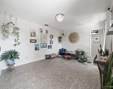 3301 W Morrison Avenue - Photo Thumbnail 40