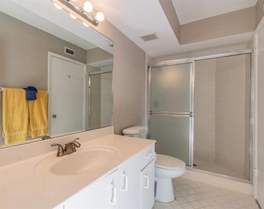 6081 Bahia Del Mar Circle - Photo Thumbnail 16