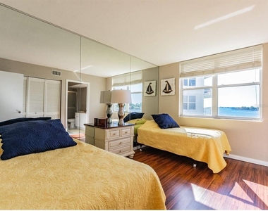 6081 Bahia Del Mar Circle - Photo Thumbnail 12