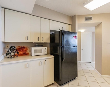 6081 Bahia Del Mar Circle - Photo Thumbnail 4