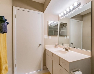 6081 Bahia Del Mar Circle - Photo Thumbnail 14