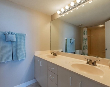 6081 Bahia Del Mar Circle - Photo Thumbnail 15