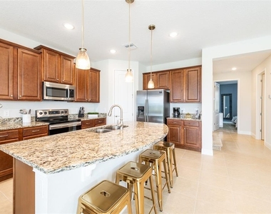 7763 Westland Drive - Photo Thumbnail 5