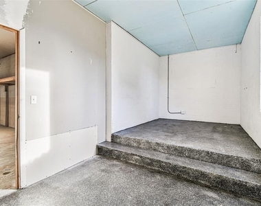 1734 Rumar Lane - Photo Thumbnail 19
