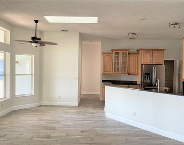 3913 Kiawa Drive - Photo Thumbnail 8