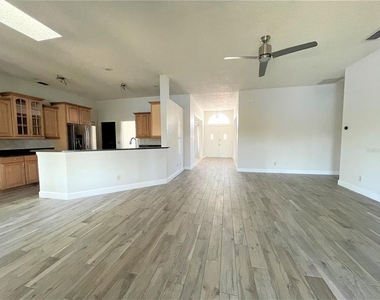 3913 Kiawa Drive - Photo Thumbnail 5