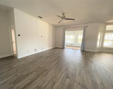 3913 Kiawa Drive - Photo Thumbnail 6