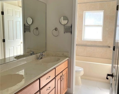 3913 Kiawa Drive - Photo Thumbnail 17