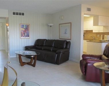 7193 W Country Club Drive N - Photo Thumbnail 6