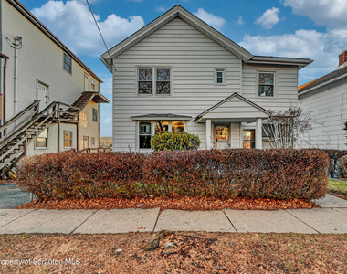 814 S Webster Avenue - Photo Thumbnail 2