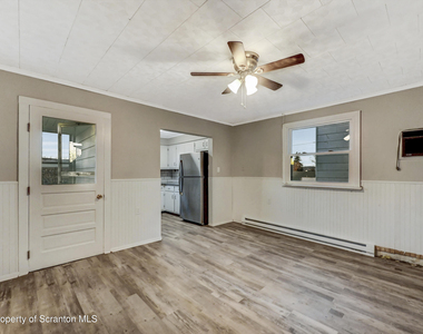 814 S Webster Avenue - Photo Thumbnail 12