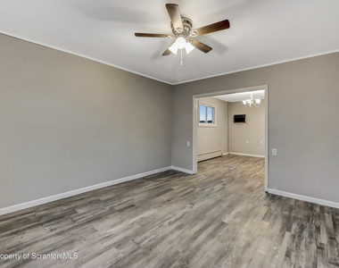 814 S Webster Avenue - Photo Thumbnail 5